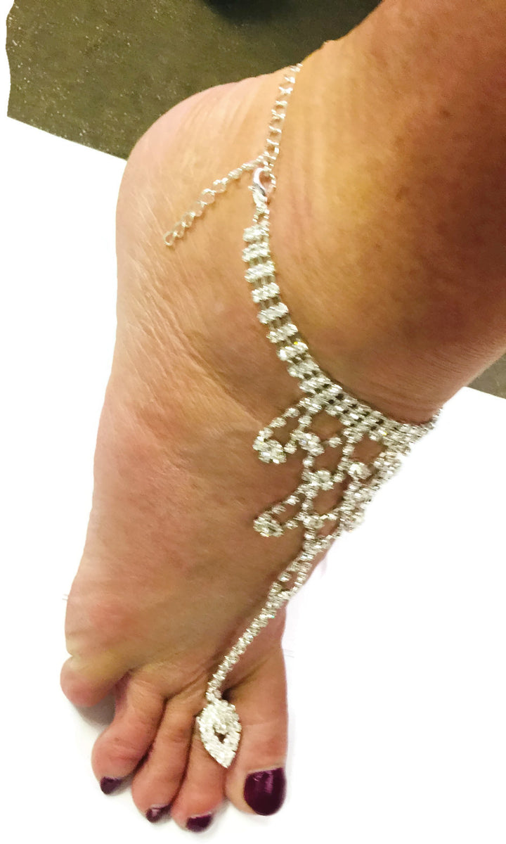 Ankle bracelet with shop toe ring attached
