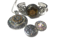 Pure Brilliance Fashion Snap Jewelry Necklace Bracelet Set Plus 4 Charms Beautiful & Classy