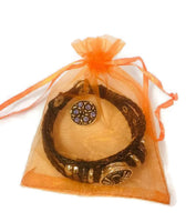 Black Widow Spider Fashion Snap Jewelry Leather Bracelet Set With 2 Charms Modern And Classy
